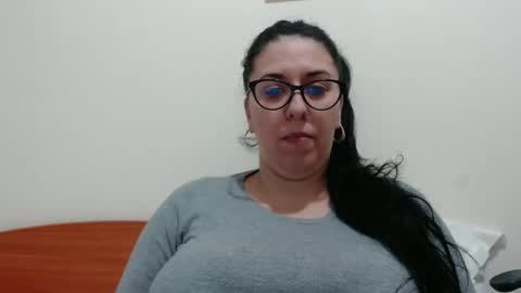 Snapshot of natally565656 chatting on February 20, 2025, 12:25 pm natally online show from February 20, 2025, 12:25 pm