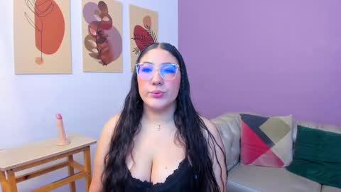 Nataly Meyer online show from November 3, 2025, 12:06 pm