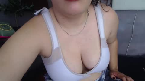 natash4naughty online show from April 5, 2026, 11:57 pm
