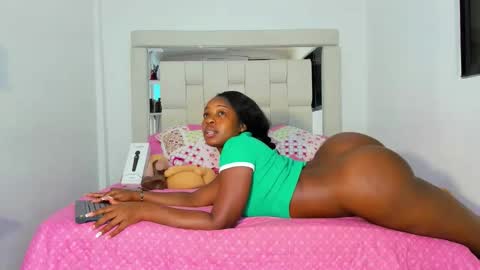 Snapshot of natasha_joyy chatting on October 21, 2025, 1:06 am SARA online show from October 21, 2025, 1:06 am