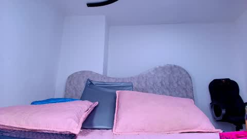 natasha_segura online show from May 9, 2026, 11:48 am