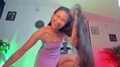 Natasha Anurak online show from September 9, 2025, 2:00 am