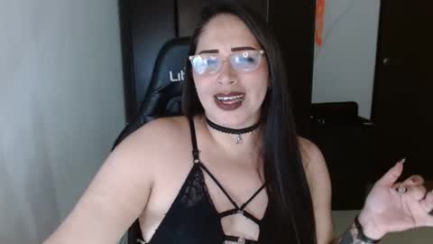 Natasha Smithe  online show from October 17, 2025, 1:31 am