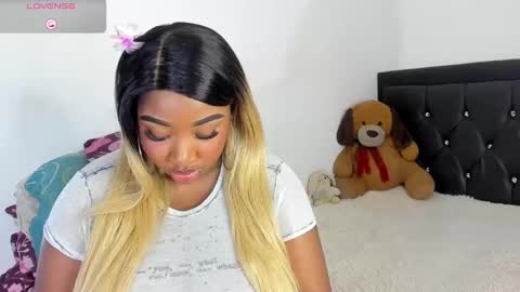 Snapshot of natassha_brown chatting on January 23, 2025, 12:35 am Natassha  online show from January 23, 2025, 12:35 am