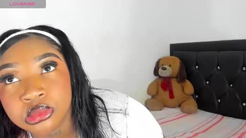 Snapshot of natassha_brown chatting on February 25, 2025, 10:37 am Natassha  online show from February 25, 2025, 10:37 am