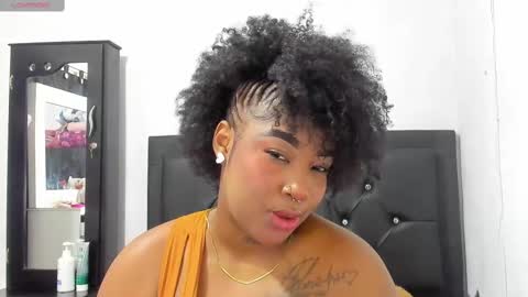 Snapshot of natassha_brown chatting on October 19, 2025, 1:28 am Natassha  online show from October 19, 2025, 1:28 am