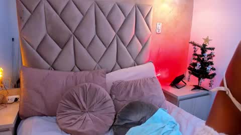 NATH QUIM online show from November 24, 2025, 8:30 pm