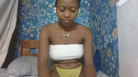 nathalia069 online show from May 19, 2026, 11:38 am