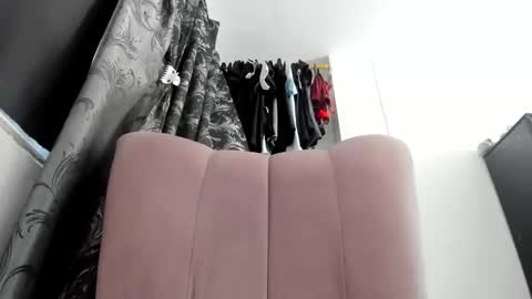     NATHALIA online show from April 13, 2026, 3:28 pm