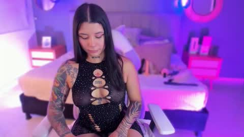 nathalia stone  online show from February 22, 2026, 3:07 am