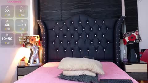 Snapshot of nathaliaz_ chatting on October 1, 2025, 12:11 pm nathaliaz online show from October 1, 2025, 12:11 pm