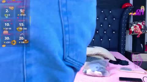 Snapshot of nathaliaz_ chatting on October 15, 2025, 12:05 pm nathaliaz online show from October 15, 2025, 12:05 pm