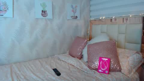 Snapshot of nathalierose_1 chatting on May 23, 2026, 9:24 am Nathalie Rose online show from May 23, 2026, 9:24 am