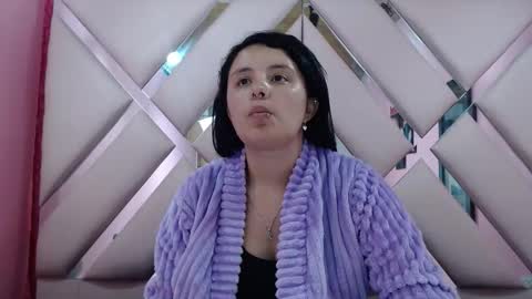 nathaly low online show from November 20, 2025, 3:07 am