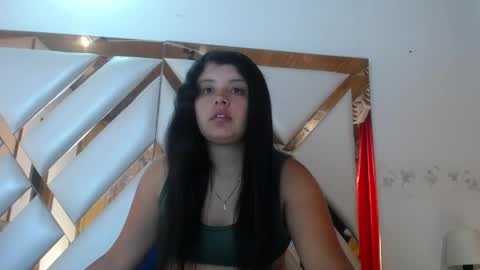 Snapshot of nathaly_low chatting on May 4, 2026, 1:29 pm nathaly low online show from May 4, 2026, 1:29 pm