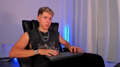 Nathan online show from November 25, 2025, 7:58 pm