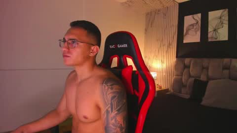 nathan_gross online show from February 18, 2025, 4:58 am