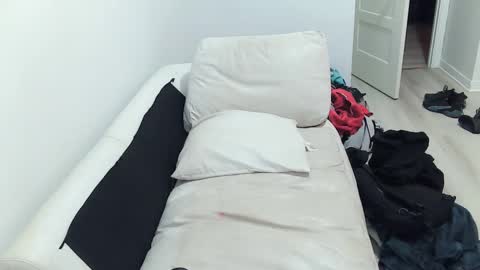 natou3x online show from September 9, 2025, 5:34 pm