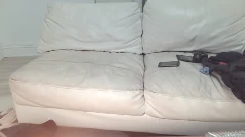 natou3x online show from September 19, 2025, 1:01 pm