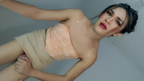 Nathalie smith online show from June 19, 2026, 1:54 am
