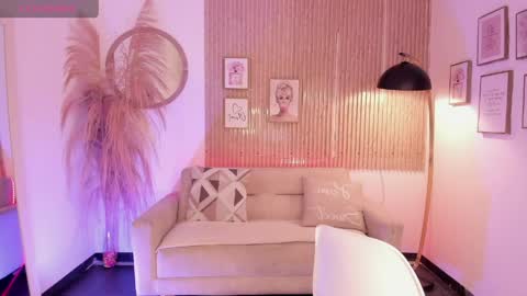 natti_london online show from March 11, 2026, 7:03 am