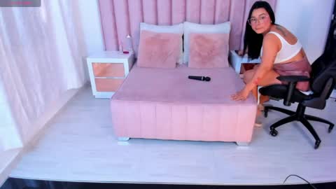 Sophia online show from April 18, 2026, 6:56 pm