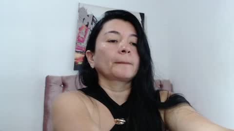 Snapshot of naturally_mature chatting on May 4, 2026, 2:18 am Sammy online show from May 4, 2026, 2:18 am