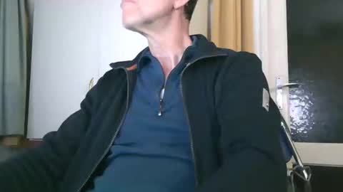 naturista25 online show from November 2, 2025, 6:21 pm