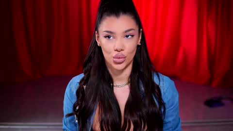 Snapshot of natydesiree chatting on January 19, 2025, 7:26 pm Naty online show from January 19, 2025, 7:26 pm