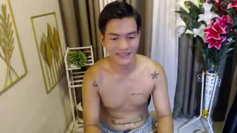 naughty_angelo online show from April 15, 2026, 6:09 am