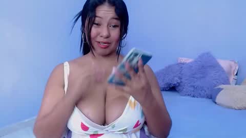 Snapshot of naughty_ariel chatting on January 24, 2025, 7:18 pm Zoe online show from January 24, 2025, 7:18 pm