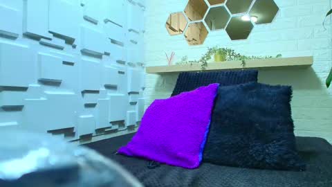 Kitten online show from March 6, 2025, 10:20 am