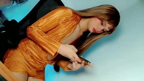 Snapshot of naughtybella_ chatting on January 16, 2025, 4:49 am bella online show from January 16, 2025, 4:49 am