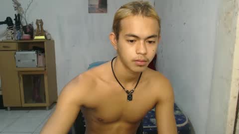 Snapshot of naughtyboylouie chatting on February 3, 2025, 2:25 am Loue online show from February 3, 2025, 2:25 am