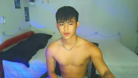 Snapshot of naughtyboylouie chatting on September 15, 2025, 12:16 pm Loue online show from September 15, 2025, 12:16 pm