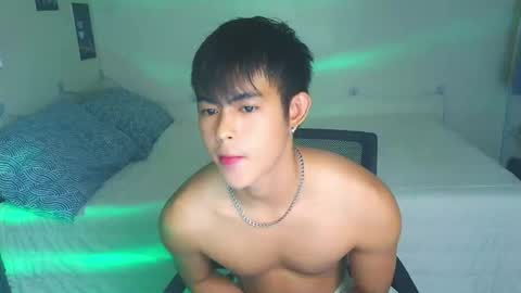 Snapshot of naughtyboylouie chatting on September 30, 2025, 2:22 pm Loue online show from September 30, 2025, 2:22 pm