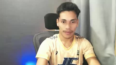 naughtyfuck_boy online show from May 23, 2026, 11:36 am