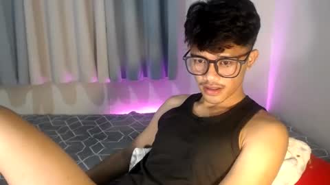Snapshot of naughtyjosh_ chatting on July 24, 2026, 6:28 pm Josh online show from July 24, 2026, 6:28 pm