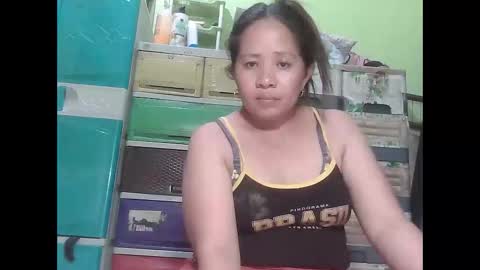 naughtymom26 online show from February 26, 2026, 4:33 am