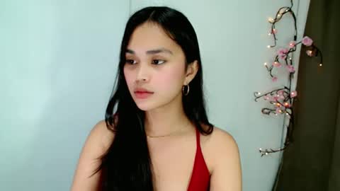 Snapshot of naughtymuse_ chatting on April 10, 2026, 10:09 am ELISE online show from April 10, 2026, 10:09 am