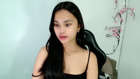 Snapshot of naughtymuse_ chatting on April 14, 2026, 7:58 am ELISE online show from April 14, 2026, 7:58 am