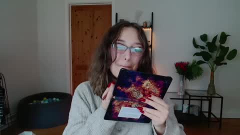 Snapshot of naughtyrapunzel7 chatting on December 6, 2024, 10:38 am Ella - Naughty Rapunzel online show from December 6, 2024, 10:38 am