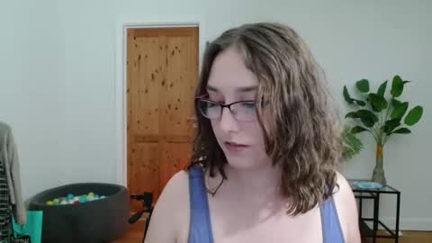 Snapshot of naughtyrapunzel7 chatting on December 9, 2024, 12:19 pm Ella - Naughty Rapunzel online show from December 9, 2024, 12:19 pm