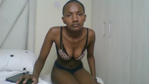 Snapshot of naughtyruby12 chatting on October 12, 2025, 3:05 am shyreen online show from October 12, 2025, 3:05 am