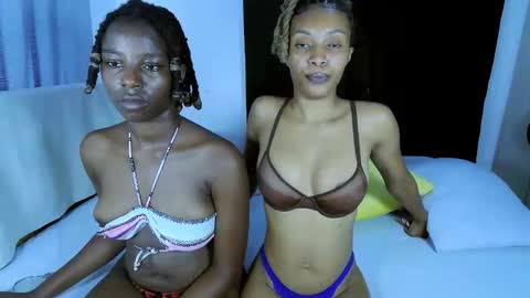 naughtysluts_ online show from September 18, 2025, 11:34 am