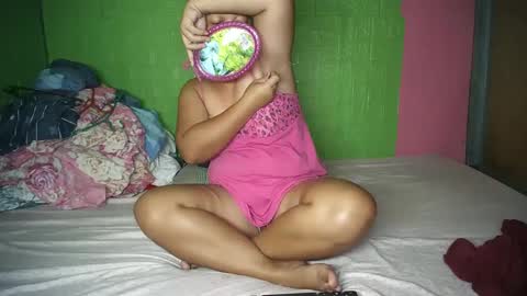 Snapshot of naughtyvina4u chatting on December 15, 2024, 6:07 am VI NA online show from December 15, 2024, 6:07 am