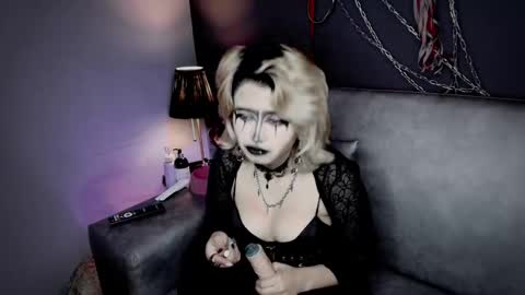 Navier  online show from December 15, 2025, 9:19 pm