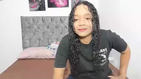 nay_and_aleja online show from February 5, 2026, 3:33 am