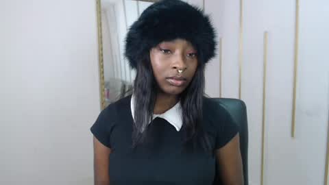 Nayaris 3 online show from May 15, 2026, 4:14 pm