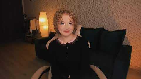 Snapshot of nayavalen chatting on November 10, 2025, 3:27 am NayaValen online show from November 10, 2025, 3:27 am